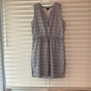 Ann Taylor sleeveless blue pattern dress